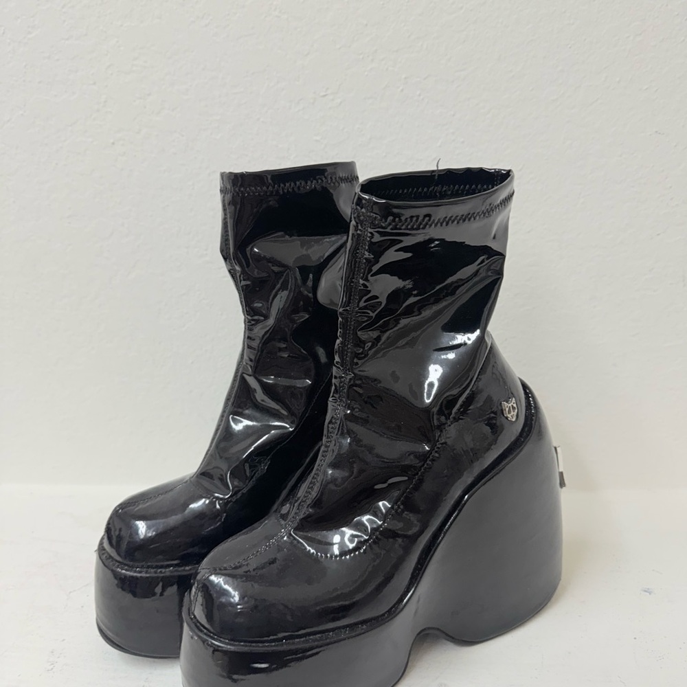 Naked Wolfe Mayhem boots size 7
